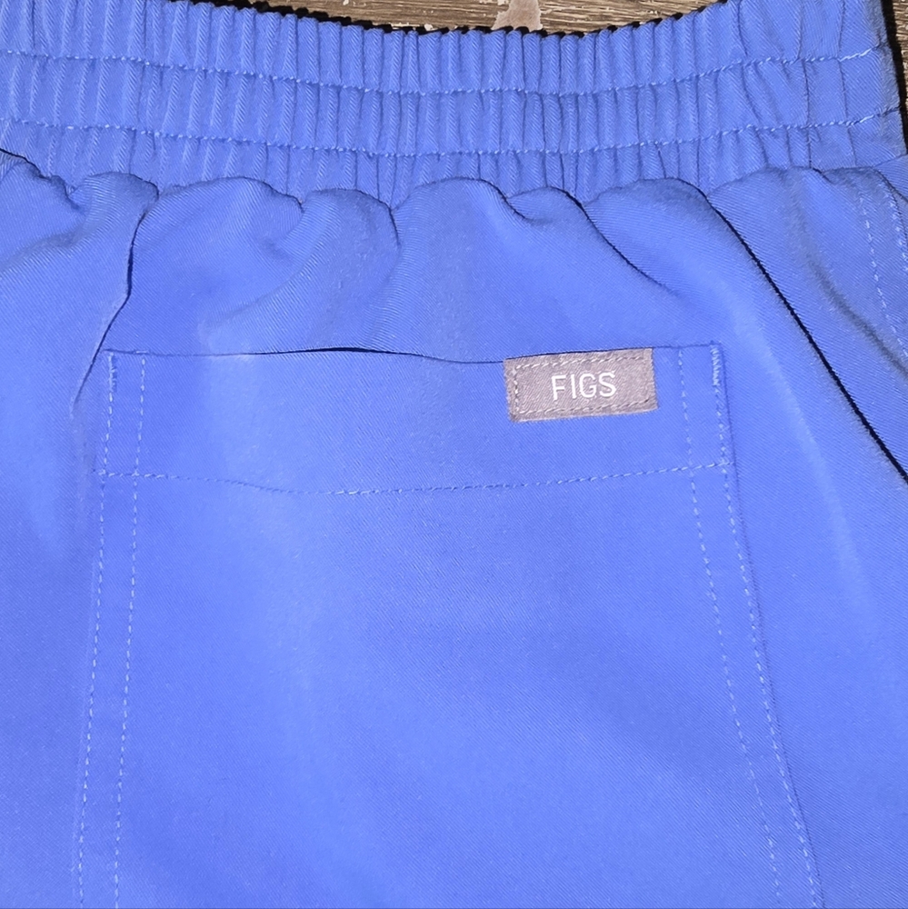 FIGS Scrub Set Pocket Front Top + Straight Leg Pants Light Blue Women's XS - Picture 8 of 13